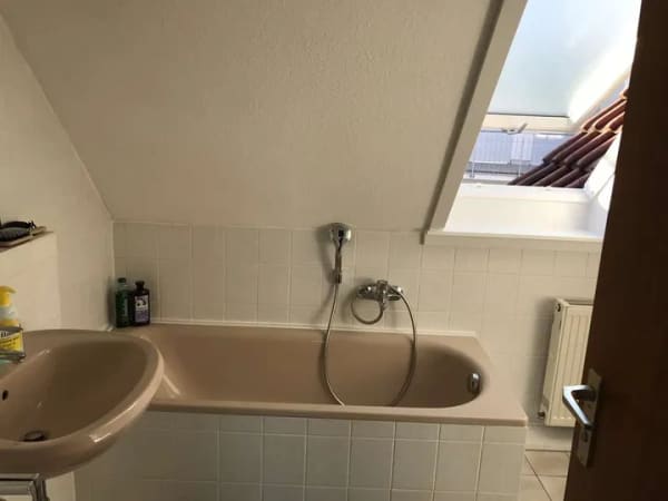Immobilie in Berglen - Gepflegte 2,5-Zimmer-Maisonette-Wohnung mit Balkon und fantastischer Aussicht in Berglen (inkl. TG!) - Bild 2