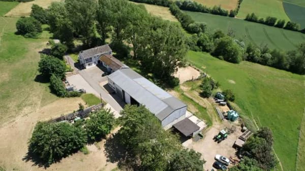 Immobilie in Mettendorf - Der Traum vom eigenen Pferdehof – Wohnen, Reiten und Leben auf rund 7 ha in idyllischer Alleinlage - Bild 2