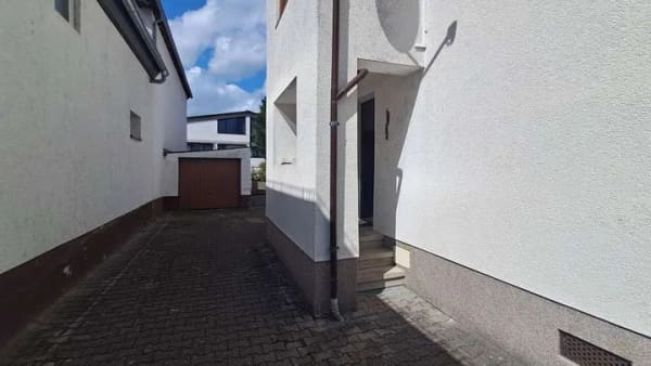 Immobilie in Bobenheim-Roxheim - PROVISIONSFREI! : 1 -  2 FAM.-Haus mit Garten in Bobenheim zum fairen Preis! - Bild 1