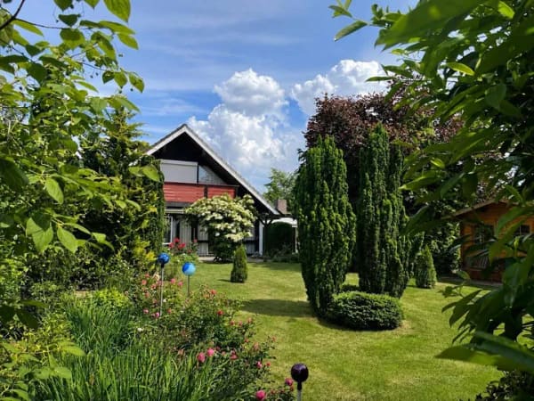 Immobilie in Embsen - Architektenhaus mit parkähnlichem Traumgarten - ein besonderes Zuhause für Menschen mit Sinn für Raum, Licht und Lebensqualität - Bild 2