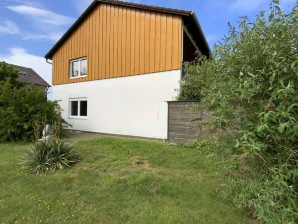 Immobilie in Hohenlinden - Solides Zweifamilienhaus zum modernisieren und zusätzliches Baurecht - Bild 4