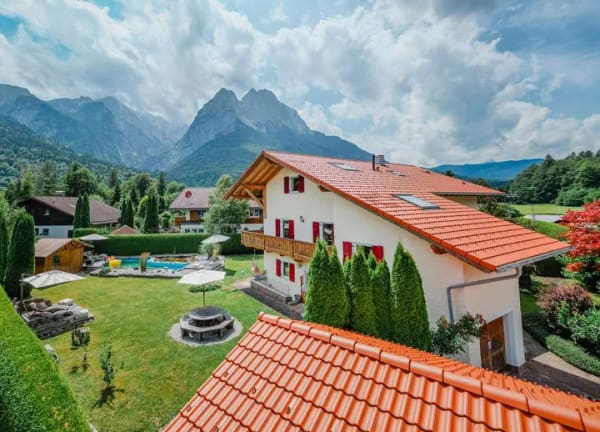 Immobilie in Grainau - Einmaliges Alpen-Anwesen: Wo Tradition auf modernen Komfort trifft - Bild 0
