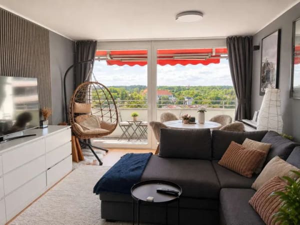 Immobilie in Planegg - Charmante 2-Zimmer-Wohnung mit beeindruckendem Weitblick - Bild 1