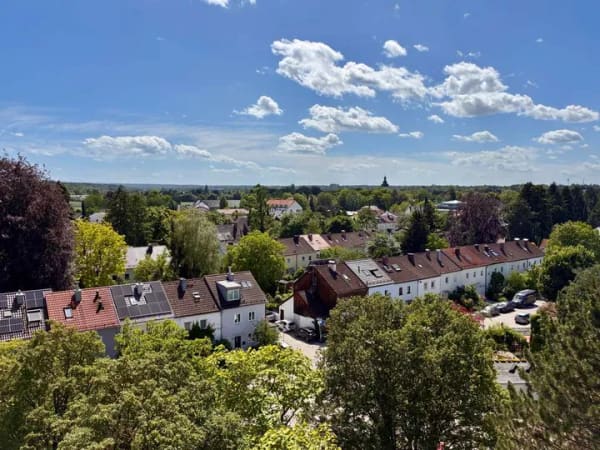 Immobilie in Planegg - Charmante 2-Zimmer-Wohnung mit beeindruckendem Weitblick - Bild 2