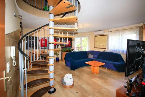 Immobilie in Biebesheim - Extravagante Maisonettewohnung in 2 Parteienhaus!! - Bild 1