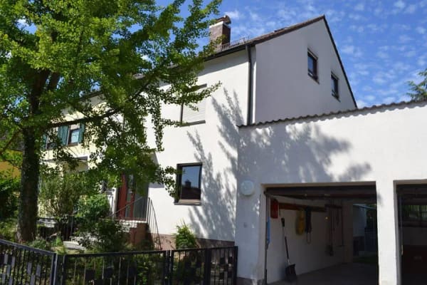 Immobilie in Tegernheim - Doppelhaushälfte mit Garten und Terrasse. - Bild 0