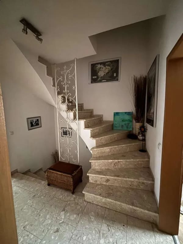 Immobilie in Althegnenberg - Gepflegtes Reihenmittelhaus mit Balkon, Terrasse und kleinem Garten - Bild 1