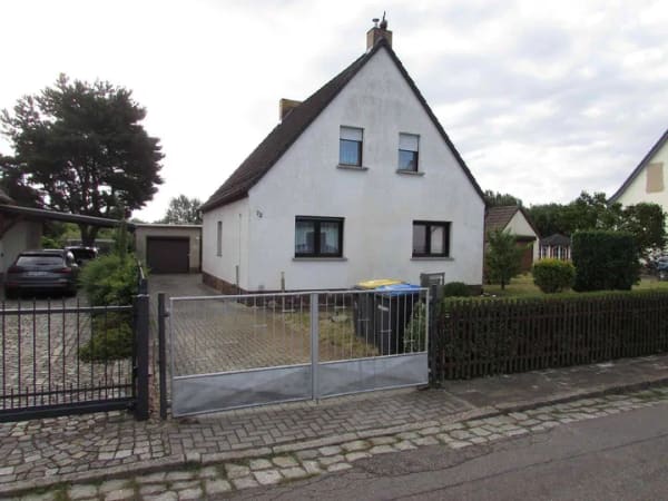 Immobilie in Schwarzheide - EFH mit Grundstück, NG & Garage, in Top Lage von Schwarzheide - Bild 1