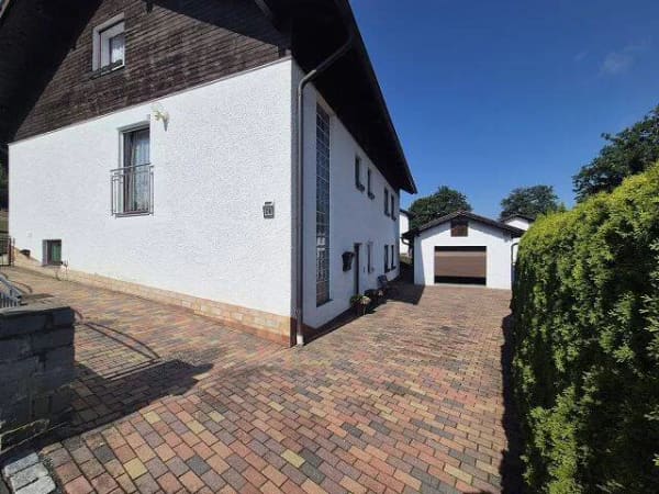Immobilie in Arrach - Hier fühlt sich die Familie wohl - Gepflegtes Einfamilienhaus in ruhiger Lage der Gemeinde Arrach - Bild 3