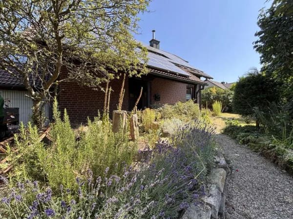 Immobilie in Lengerich - Modernes Einfamilienhaus mit Galerie, Sauna, Solaranlage und traumhaftem Garten - Bild 1