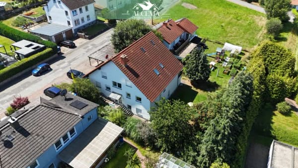 Immobilie in Diemelstadt - Gepflegtes Mehrfamilienhaus mit 6 vermieteten Wohnungen – attraktive Kapitalanlage in Diemelstadt-Rhoden - Bild 1