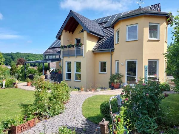 Immobilie in Künzell - Modernisiertes Einfamilienhaus mit 336 m² Wohnfläche in Künzell - Bild 0