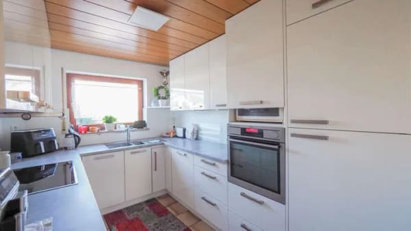 Immobilie in Burgstetten - Familienglück mit Einliegerwohnung, Südterrasse, Garten und Garage - Bild 3