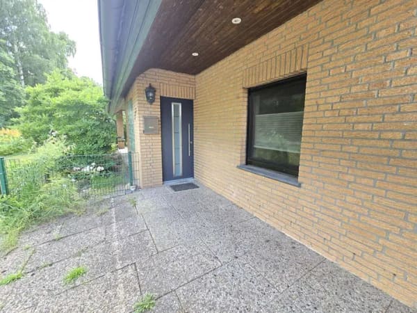 Immobilie in Stuhr - ! Großzügiges Einfamilienhaus auf 1.350 m² Grundstück provisionsfrei zu verkaufen ! - Bild 1