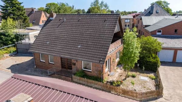 Immobilie in Lunden - Solides Einfamilienhaus mit großem Potential in Lunden - Bild 0