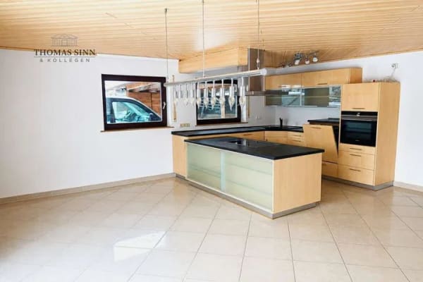 Immobilie in Osterburken - Großes 2-Familienhaus mit riesigem Grundstück in gewachsenem, ruhigen Wohngebiet - Bild 2
