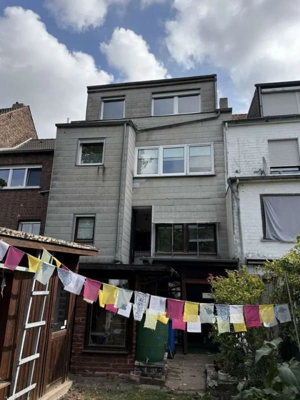Immobilie in Düren - Zweifamilienhaus mit Süd-West-Garten und Sanierungspotenzial in Düren-Rölsdorf - Bild 1
