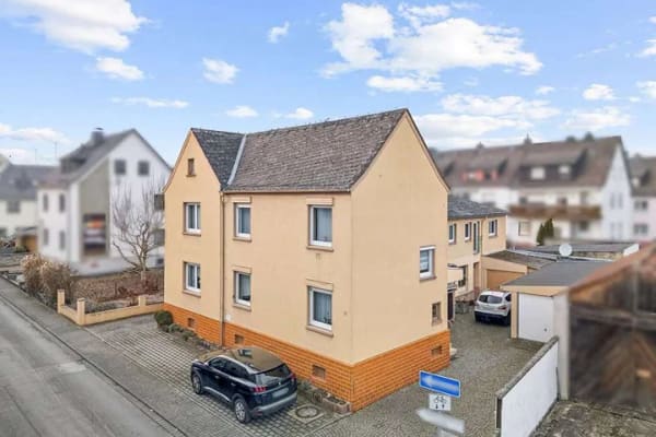 Immobilie in Elz - Kapitalanlage - Mehrgenerationenhaus - Lager-/Werkstattmöglichkeiten - in zentraler Lage!! - Bild 0