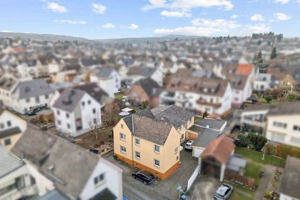 Immobilie in Elz - Kapitalanlage - Mehrgenerationenhaus - Lager-/Werkstattmöglichkeiten - in zentraler Lage!! - Bild 3