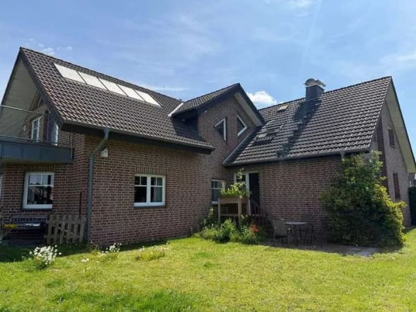 Immobilie in Hövelhof - Ländlich wohnen mit Blick über die Felder! Zweifamilienhaus in Hövelhof Ortsteil Riege - Bild 1