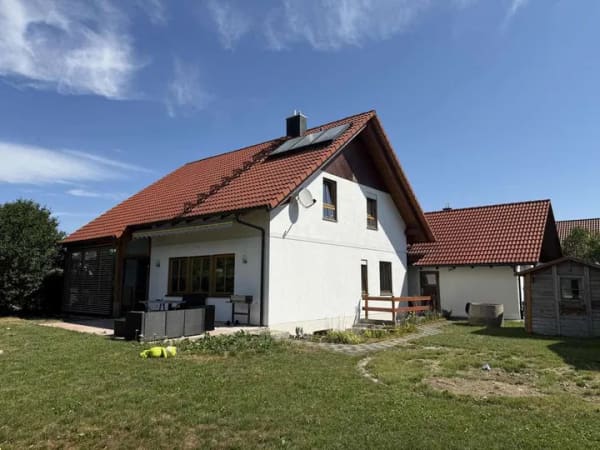 Immobilie in Ungerhausen - Wohlfühlatmosphäre und viel Platz - Bild 0
