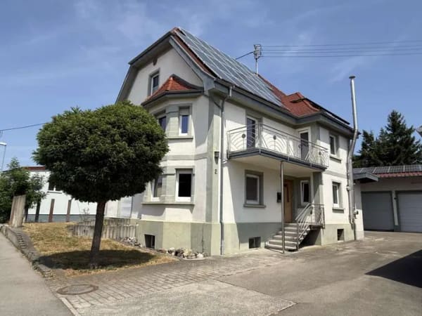 Immobilie in Uttenweiler - Einfamilienhaus mit separatem Büro/Wohnung, 3 Garagen und separater Halle - Bild 4