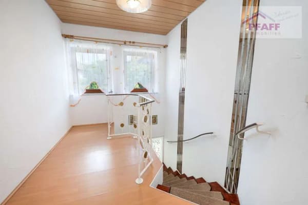Immobilie in Brigachtal - Zuhause ankommen Im Belli in Überauchen! Moderne DG-Wohnung mit traumhaftem Blick, Küche + Garage - Bild 3