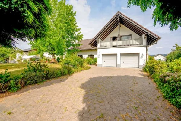 Immobilie in Erbach - Außergewöhnlich viel Platz auf 1.274 m² Grundstück – freistehendes Einfamilienhaus in Erbach-Günterf - Bild 1
