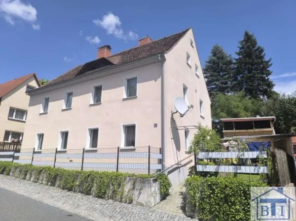 Immobilie in Zittau - Charmantes Einfamilienhaus in Hanglage mit Weitblick, Terrasse & Garage – viel Potenzial zur indi... - Bild 0
