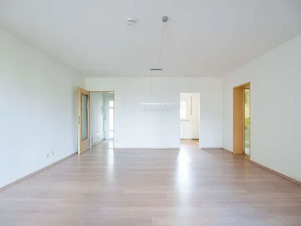 Immobilie in Herford - Helle 2-Zimmer-Wohnung mit Loggia und PKW-Stellplatz in Herford! - Bild 2