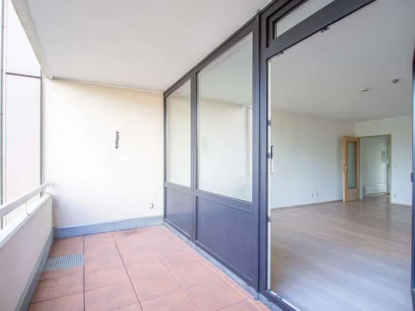 Immobilie in Herford - Helle 2-Zimmer-Wohnung mit Loggia und PKW-Stellplatz in Herford! - Bild 3