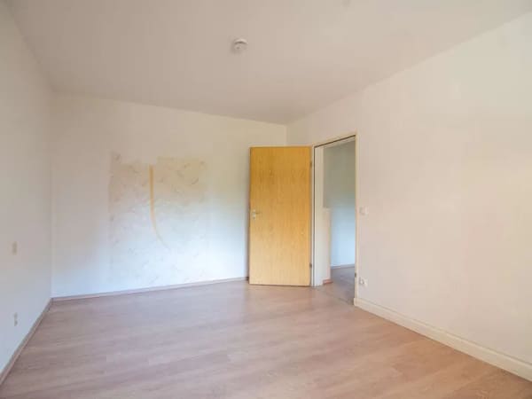 Immobilie in Herford - Helle 2-Zimmer-Wohnung mit Loggia und PKW-Stellplatz in Herford! - Bild 4