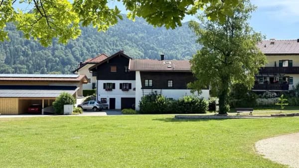 Immobilie in Ruhpolding - Charmantes Mehrgenerationenhaus im Herzen von Ruhpolding- 4 Wohneinheiten- vielseitig nutzbar - Bild 1