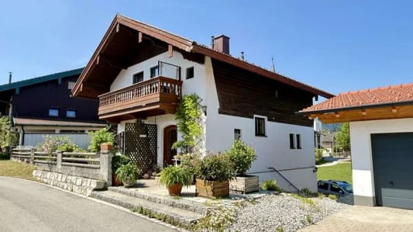 Immobilie in Ruhpolding - Charmantes Mehrgenerationenhaus im Herzen von Ruhpolding- 4 Wohneinheiten- vielseitig nutzbar - Bild 2