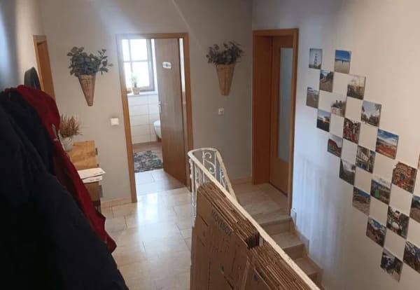 Immobilie in Vaterstetten - Großzügige 6 Zimmer Wohnung mit großem Garten, Terrasse & vielseitigem Souterrain in Vaterstetten - Bild 0