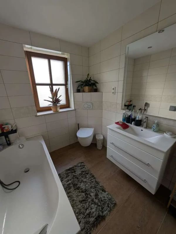 Immobilie in Vaterstetten - Großzügige 6 Zimmer Wohnung mit großem Garten, Terrasse & vielseitigem Souterrain in Vaterstetten - Bild 3