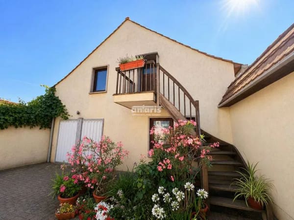 Immobilie in Bad Tennstedt - antaris Immobilien GmbH **Einfamilienhaus mit Charme, Innenhof, Garage und Gartengrundstück**  - Bild 1