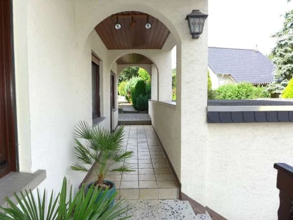 Immobilie in Ehringshausen - Gepflegtes Wohnhaus mit parkartigem Garten - Bild 3