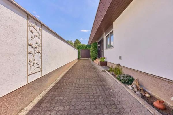 Immobilie in Neuhofen - Wohnen mit Weitblick – großzügiges Zuhause mit außergewöhnlicher Aussicht über die Felder - Bild 3