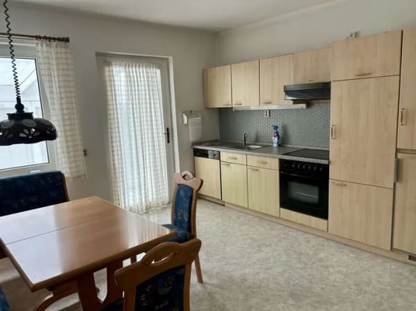 Immobilie in Wesselburen - Wohnhaus mit Wintergarten, Garage und Gestaltungspotenzial - Bild 3