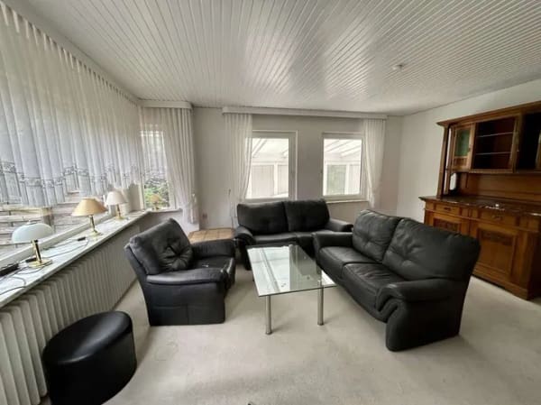 Immobilie in Wesselburen - Wohnhaus mit Wintergarten, Garage und Gestaltungspotenzial - Bild 4