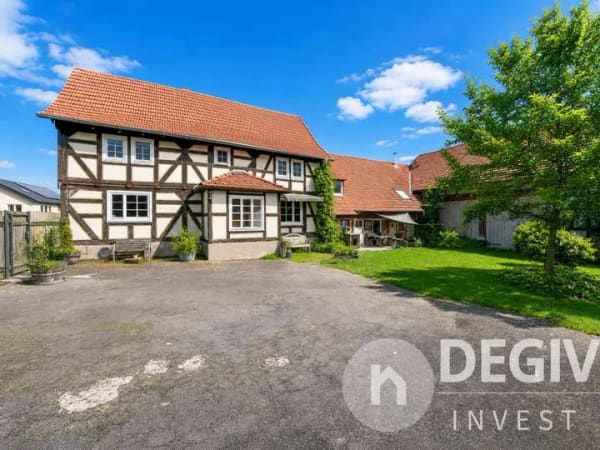 Immobilie in Schenklengsfeld - Denkmalhof mit Pferdehaltung: Fachwerk 1800, 2ha Weide, 33.000 kWh Solar | Festpreis - Bild 0