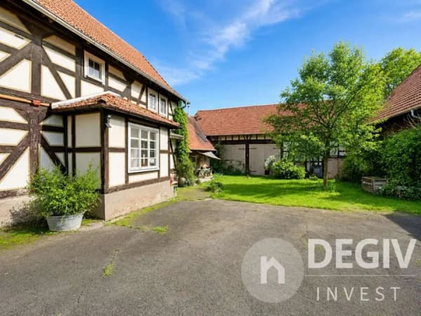 Immobilie in Schenklengsfeld - Denkmalhof mit Pferdehaltung: Fachwerk 1800, 2ha Weide, 33.000 kWh Solar | Festpreis - Bild 1