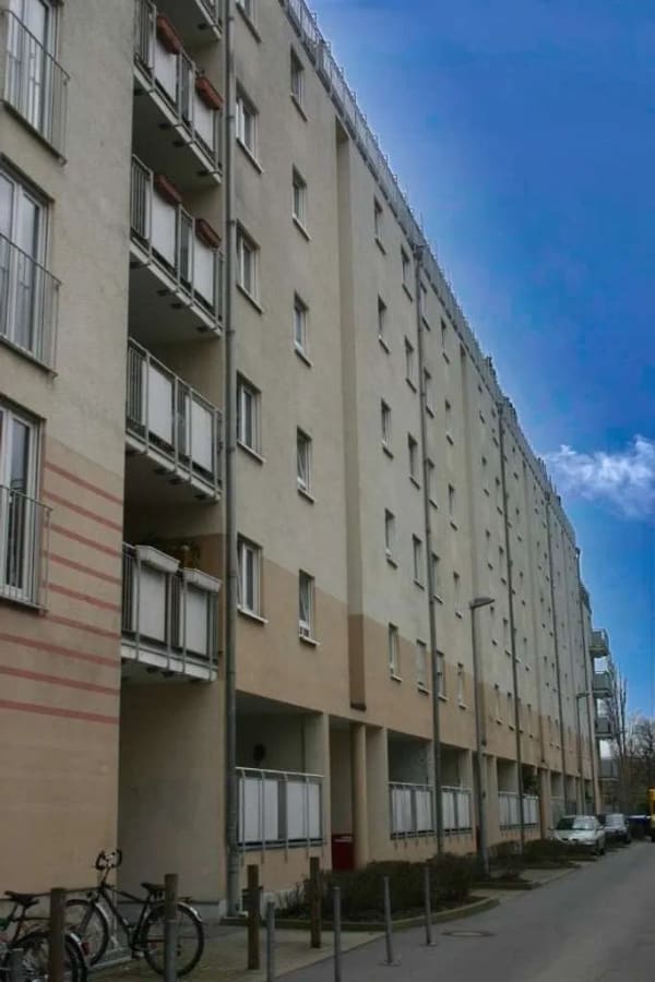 Immobilie in Dresden - 1,5 Raum Wohnung mit Balkon, EBK, TG - Bild 2