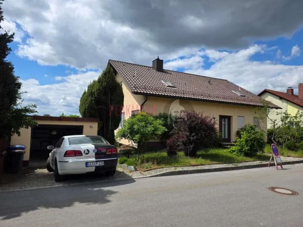 Immobilie in Fürstenzell - Freistehendes Bezugfreies Einfamilienhaus mit 2 Einheiten in ländlicher Gegend - Bild 0