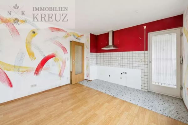 Immobilie in Külsheim - Freistehendes Zweifamilienhaus mit großem Garten und Doppelgarage in Külsheim - Bild 4