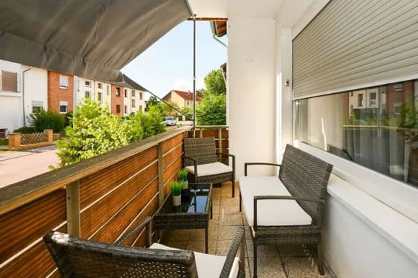 Immobilie in Sehnde - Attraktives Doppelhaus mit zwei Wohneinheiten und großem Garten - Bild 2