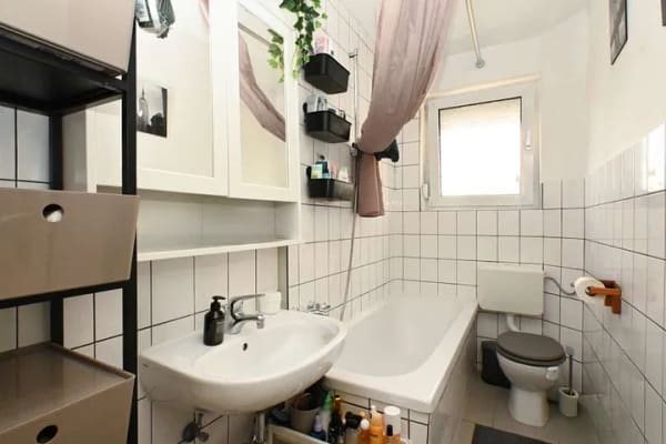 Immobilie in Sehnde - Attraktives Doppelhaus mit zwei Wohneinheiten und großem Garten - Bild 4