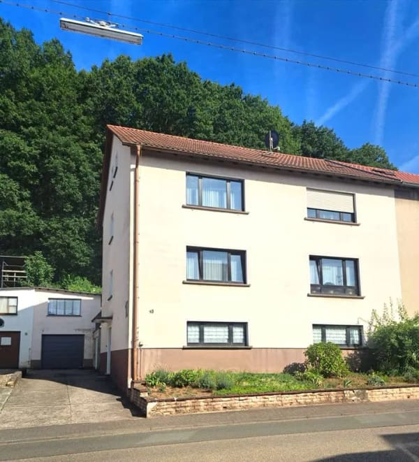 Immobilie in Püttlingen - gepflegtes Zweifamilienhaus in Ortsrandlage von Püttlingen - Bild 0