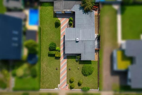 Immobilie in Biederitz - Großzügiges Zweifamilienhaus mit Platz für individuelle Wohnkonzepte in Biederitz - Bild 1